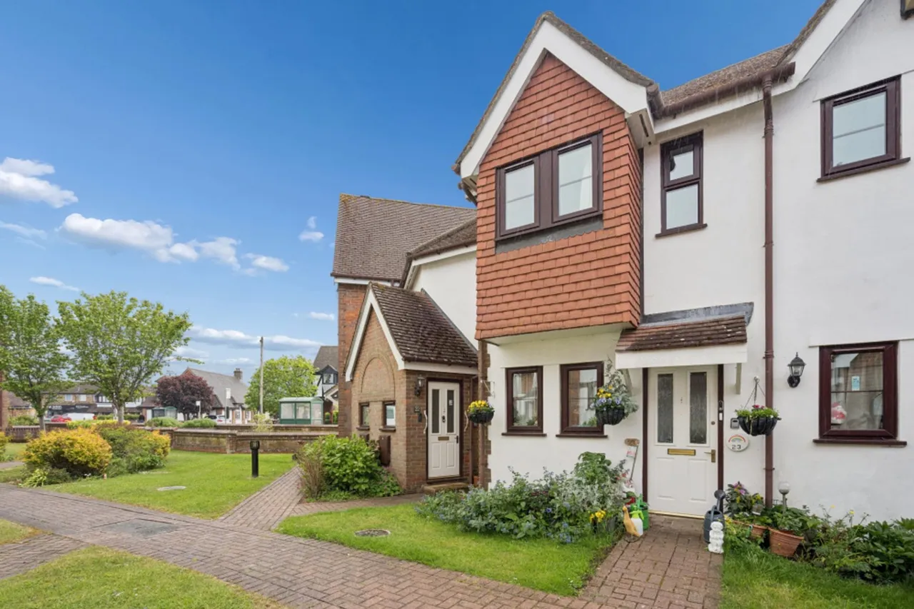 2 bed flat for sale, Giles Gate, Prestwood, HP16