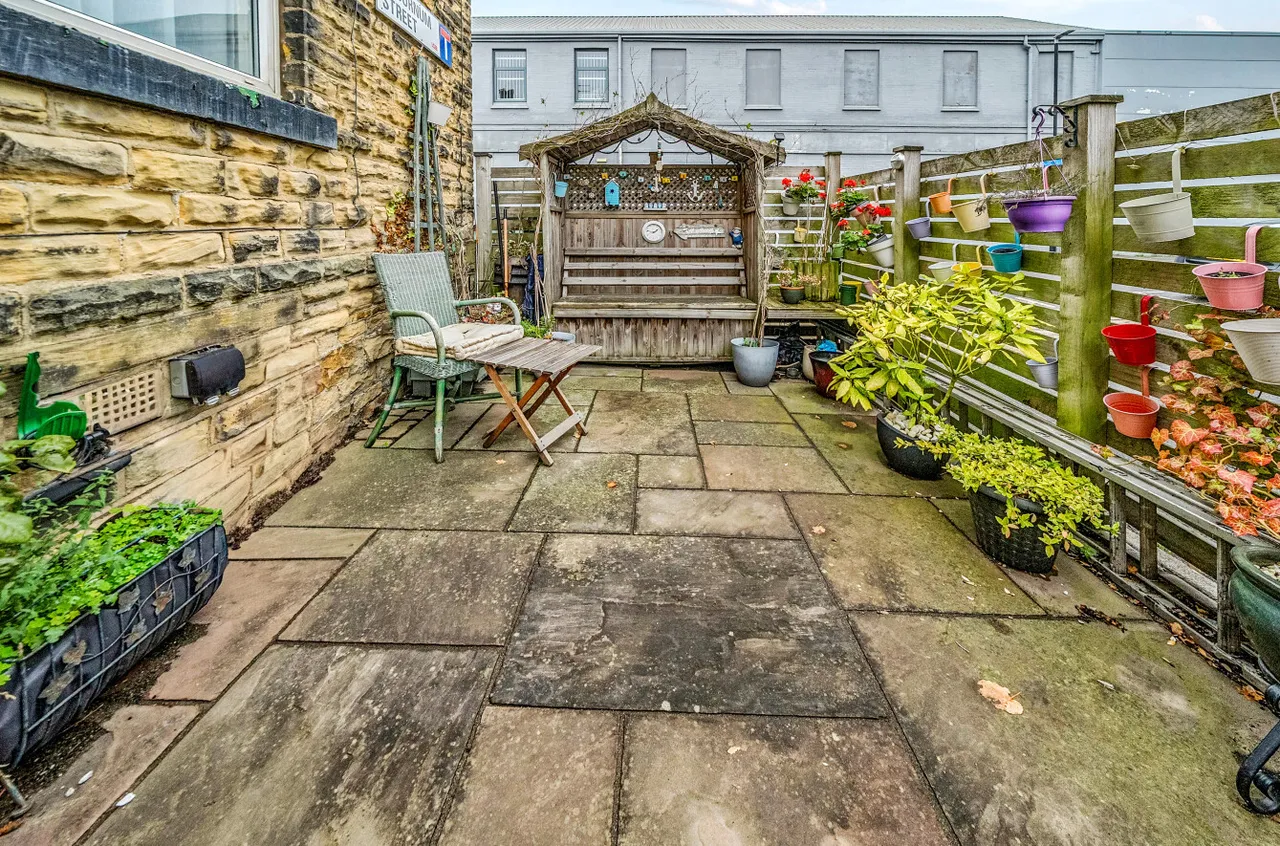 Laburnum Street, Farsley, LS28, photo 15