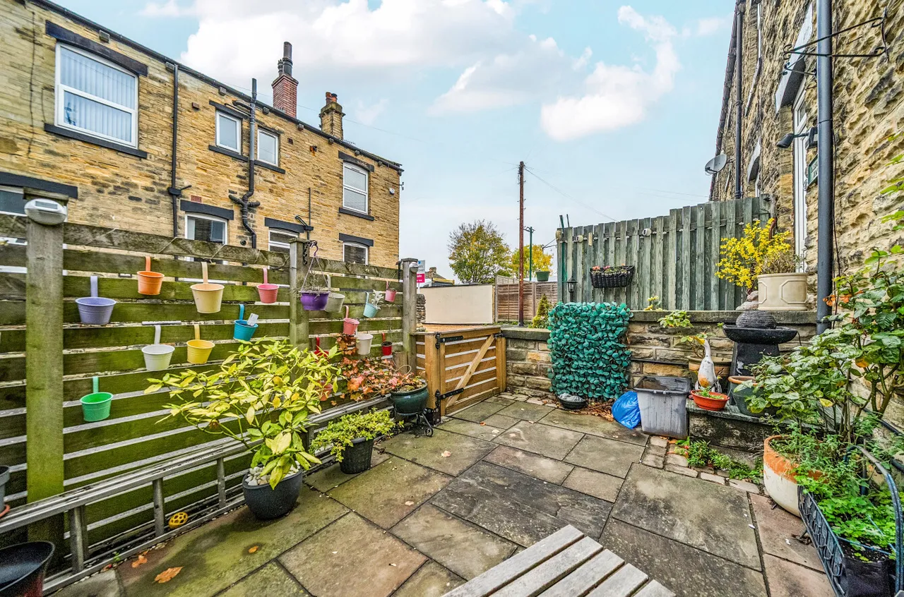 Laburnum Street, Farsley, LS28, photo 14