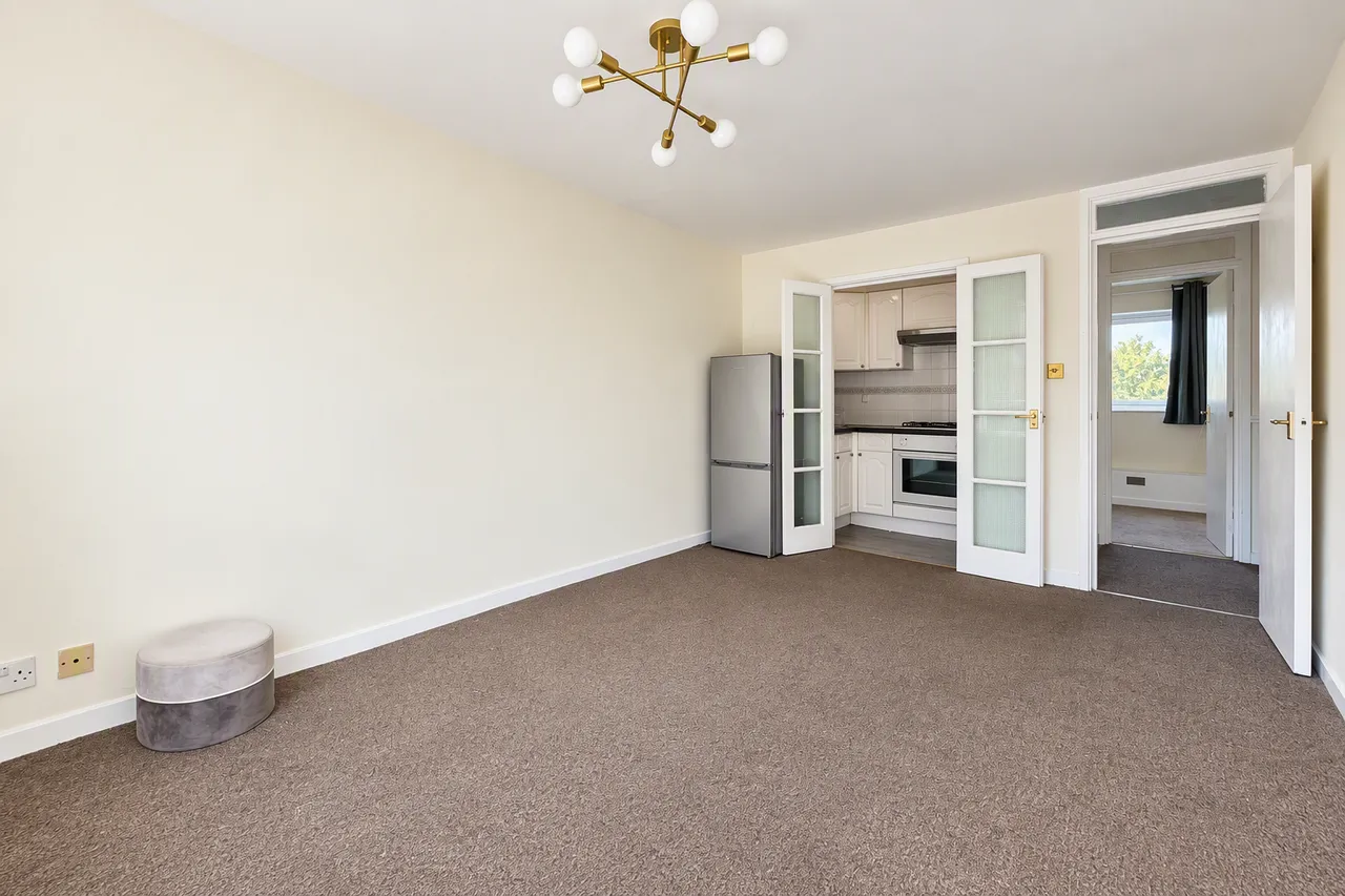 Nantes Close, Wandsworth, SW18, photo 5