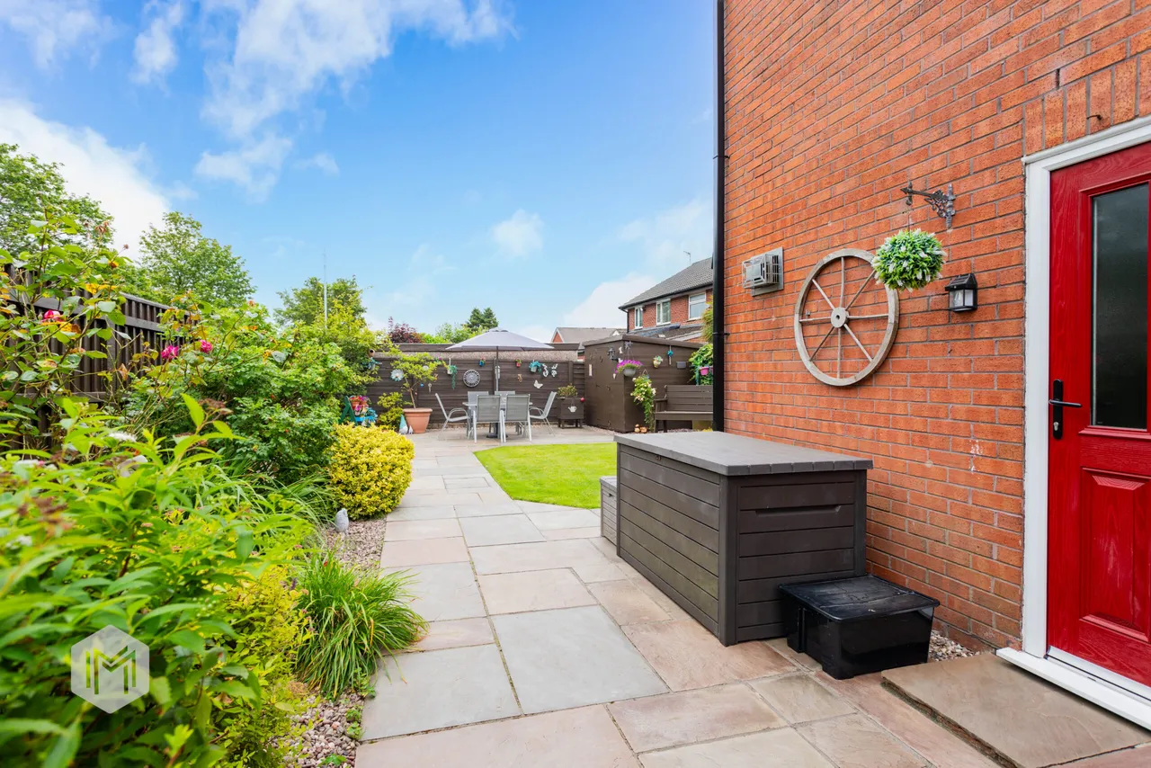 Weavers Green, Farnworth, Bolton, BL4 9AY, photo 17