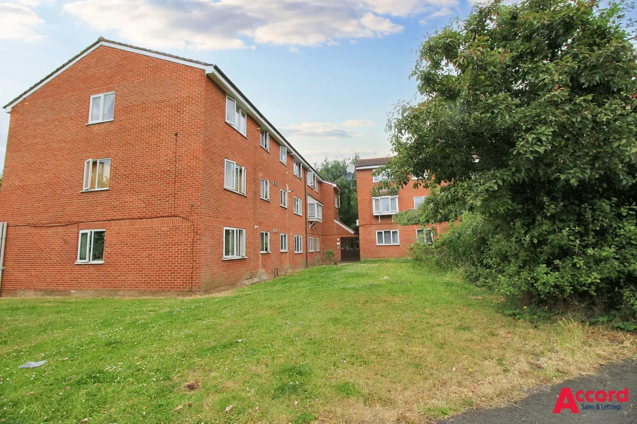 Millhaven Close, Romford, RM6, photo 7