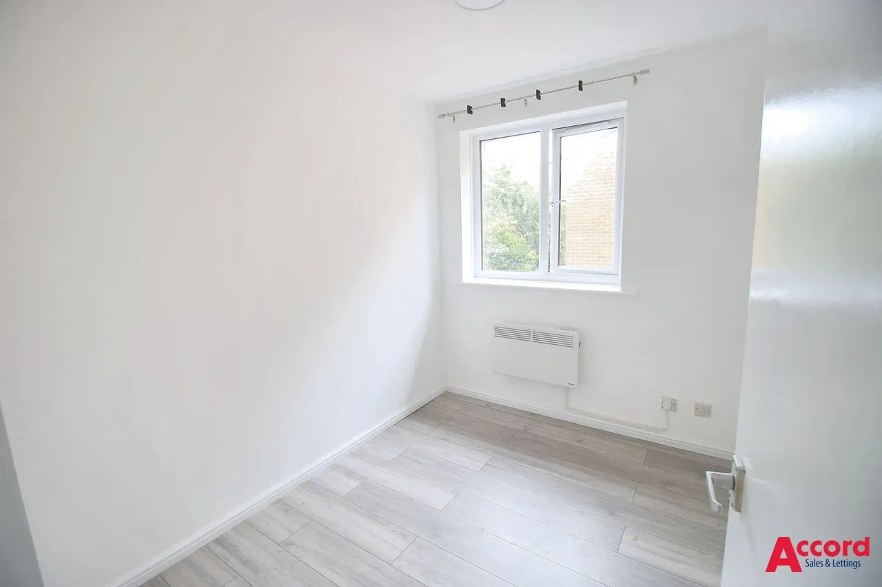 Millhaven Close, Romford, RM6, photo 5
