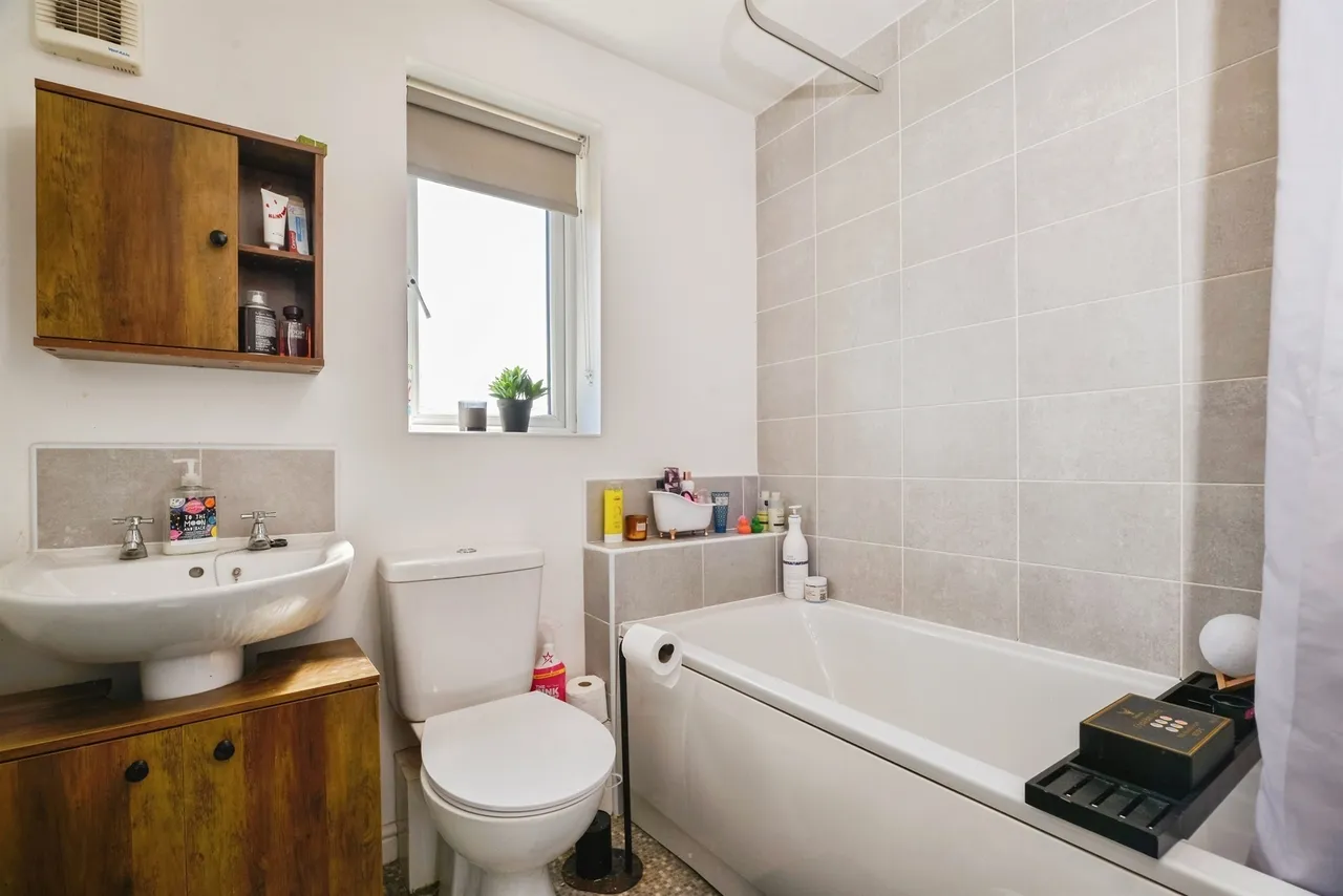 Kingsbridge Crescent, Middlesbrough, TS5, photo 9