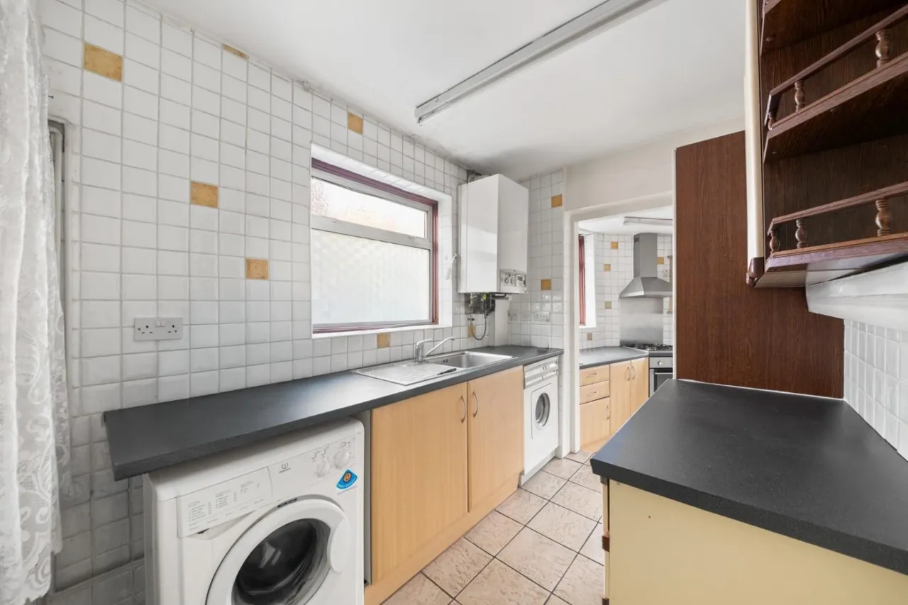 Station Road, Hayes, UB3, photo 6