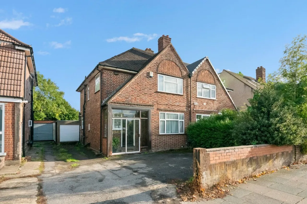 3 bed house for sale, Station Road, Hayes, UB3
