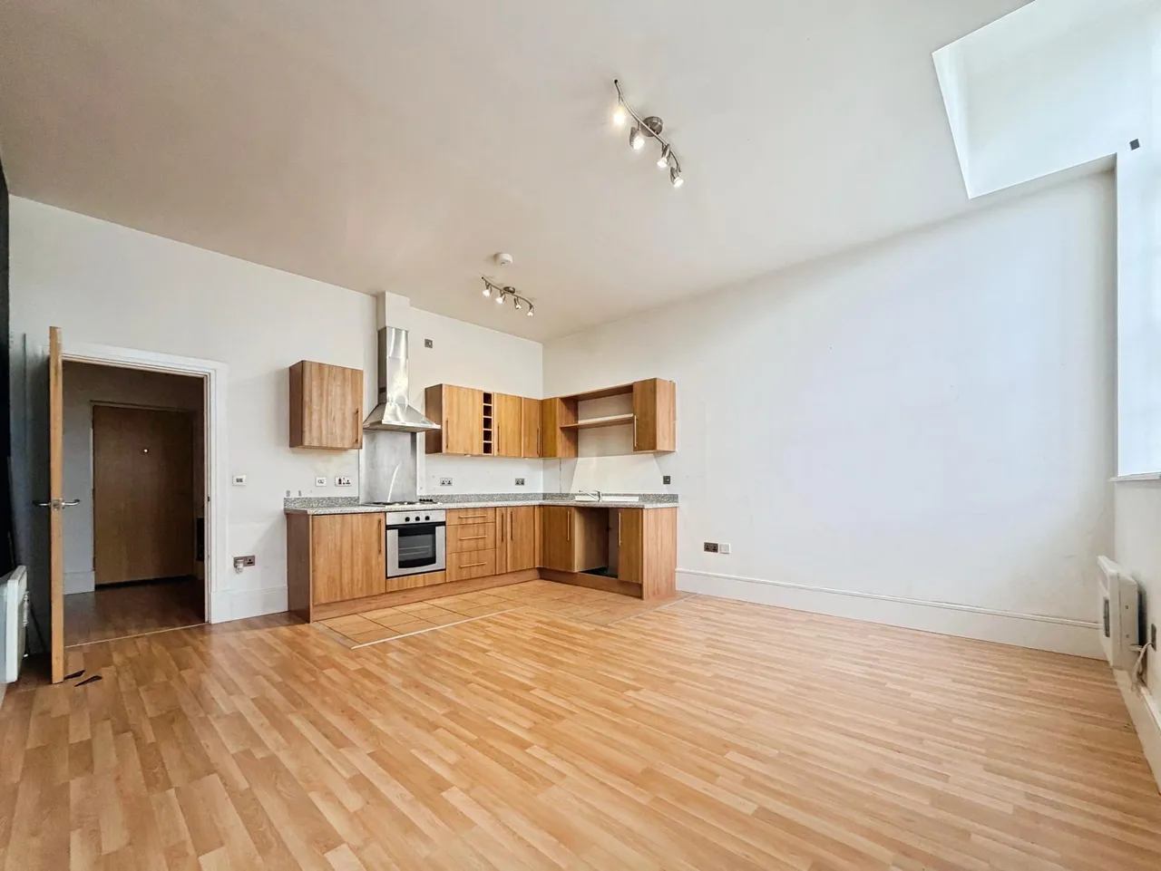 Cinnabar House, LA4, photo 3