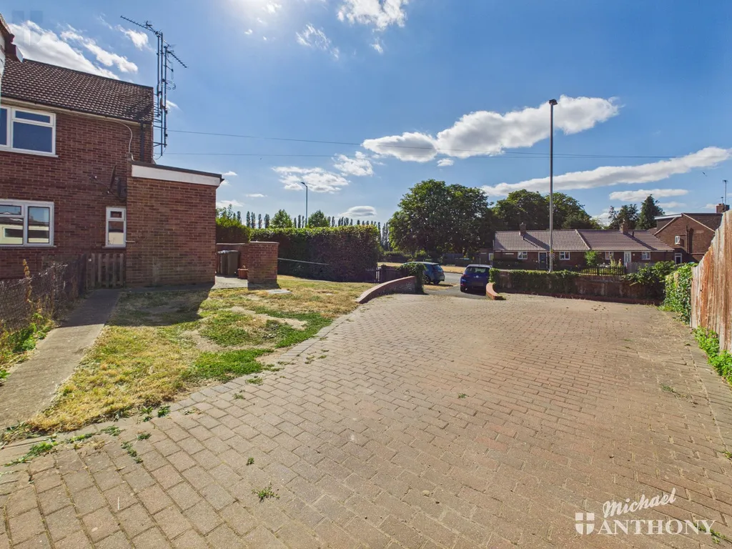 Churchill Avenue, Aylesbury, HP21 8NF, photo 8