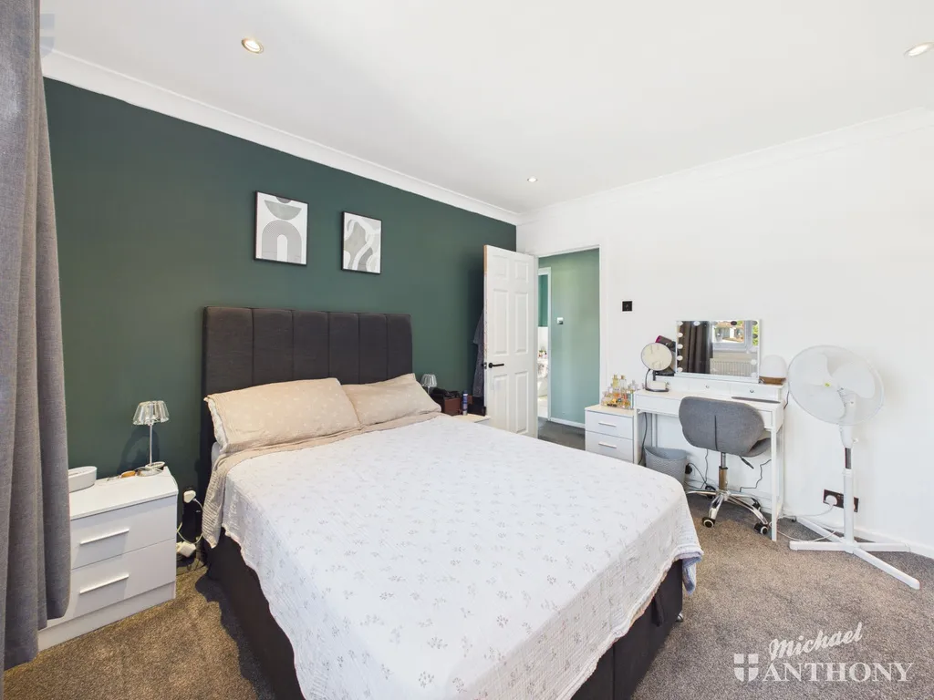 Churchill Avenue, Aylesbury, HP21 8NF, photo 5