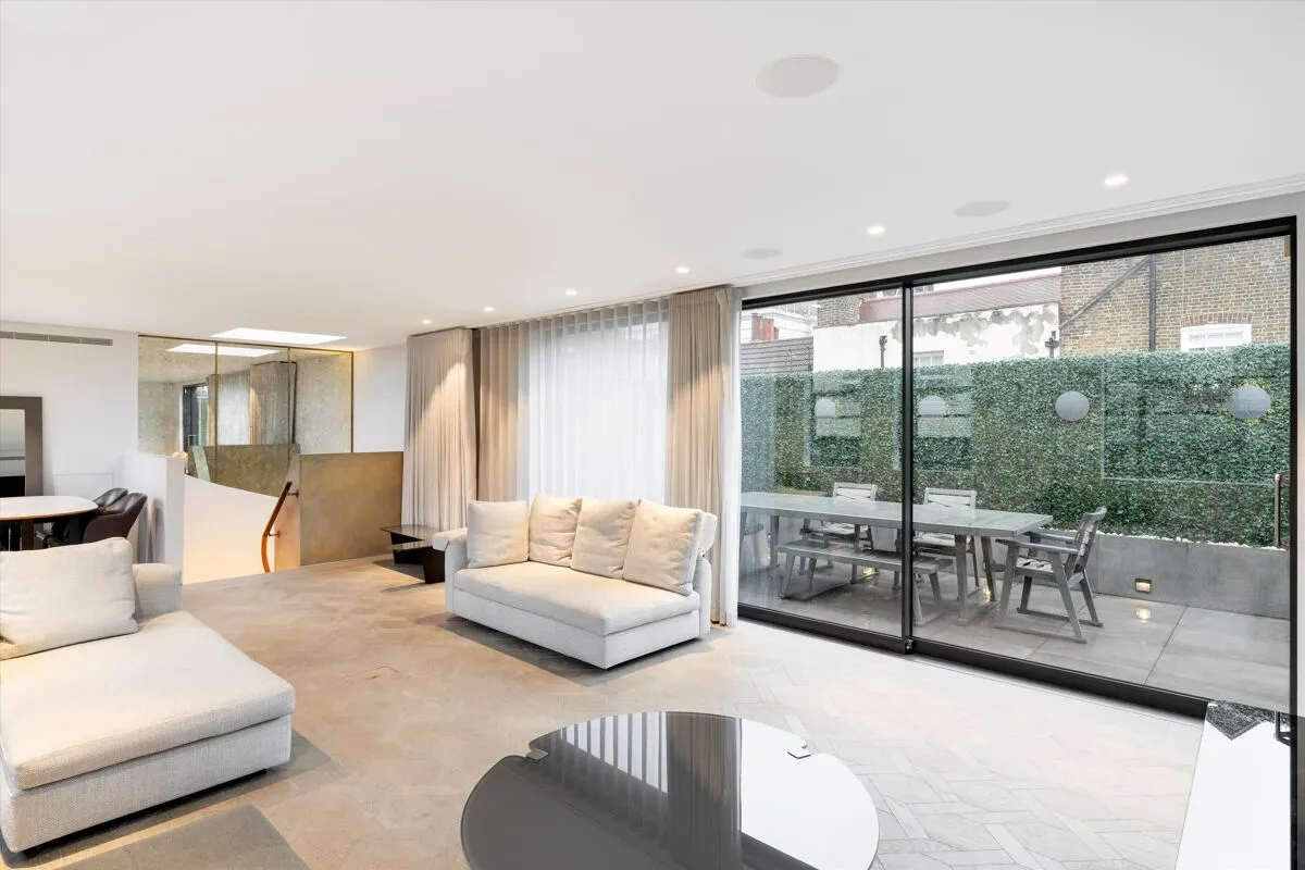 flat for sale, Royalty Mews, London, W1D