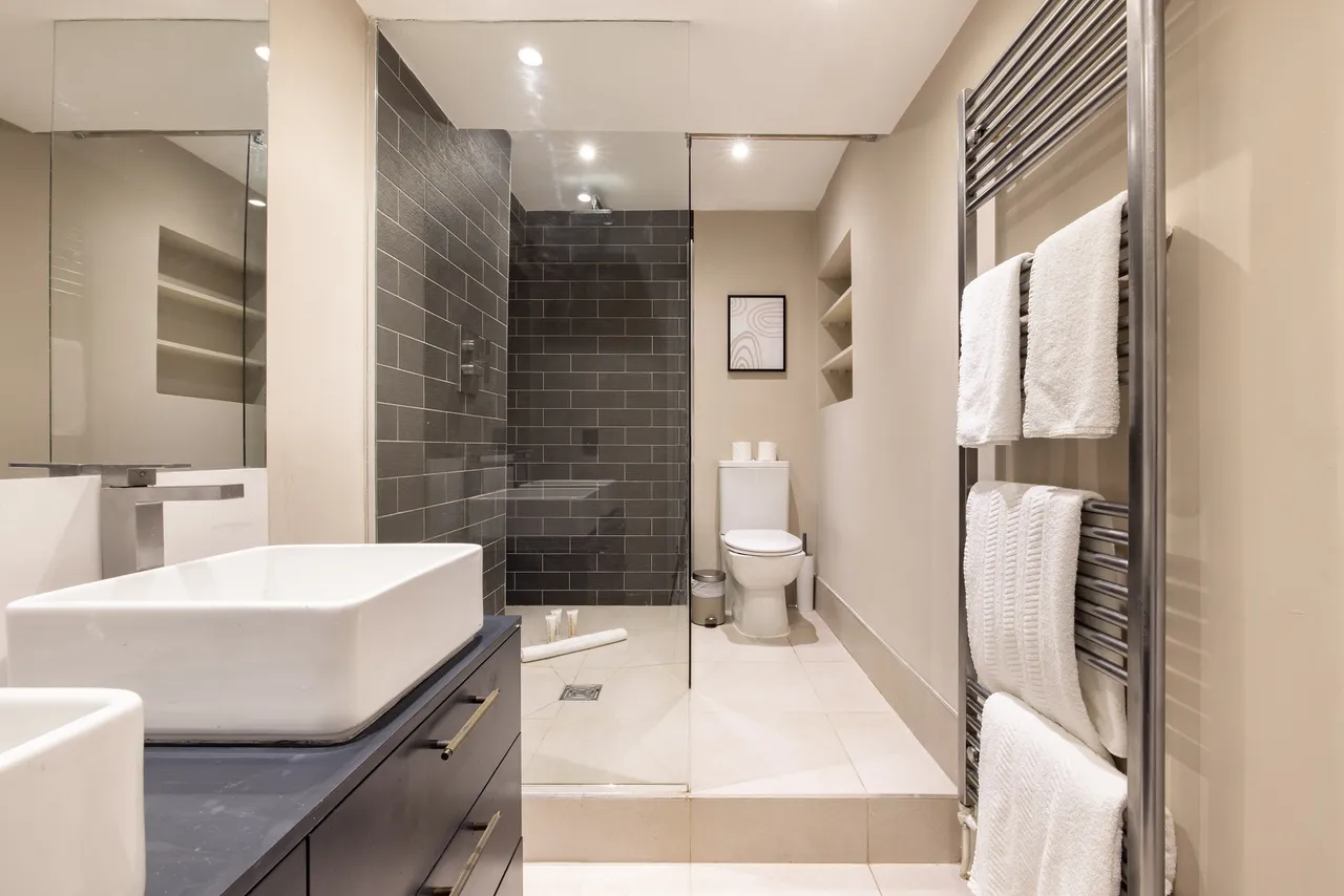 Gloucester Mews, Bayswater, W2, photo 13