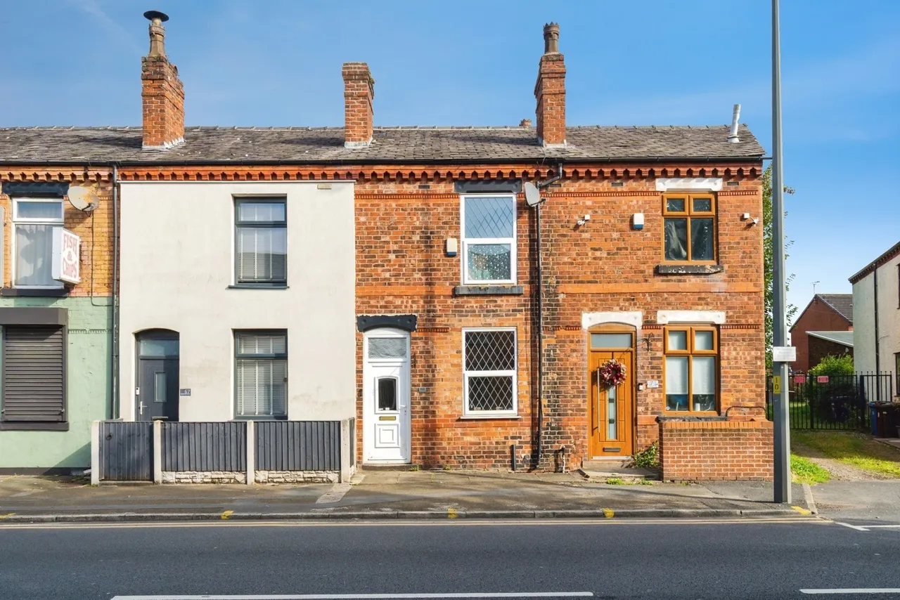 2 bed house for sale, Atherton Road, Hindley, WN2