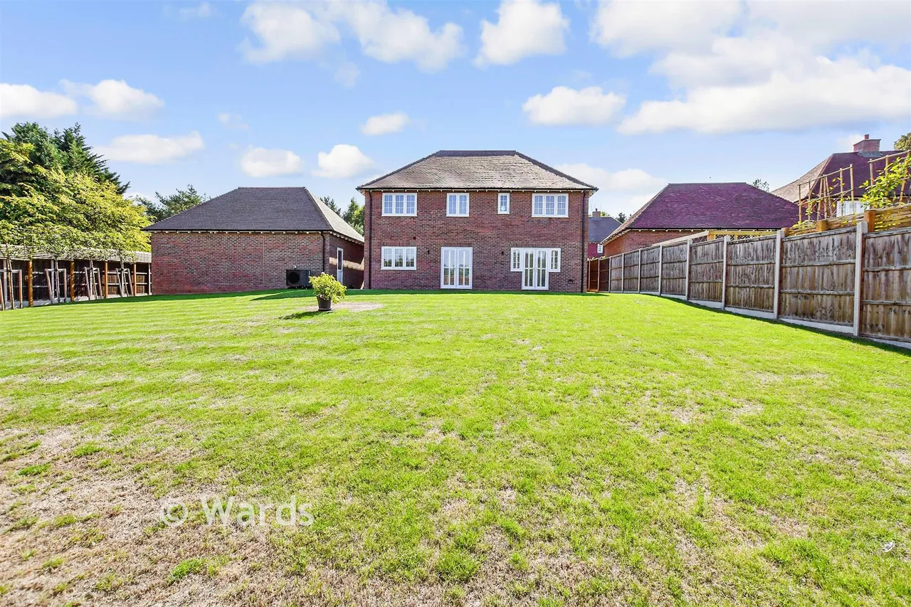 Chapel Garden Close, Kings Hill, ME19, photo 22