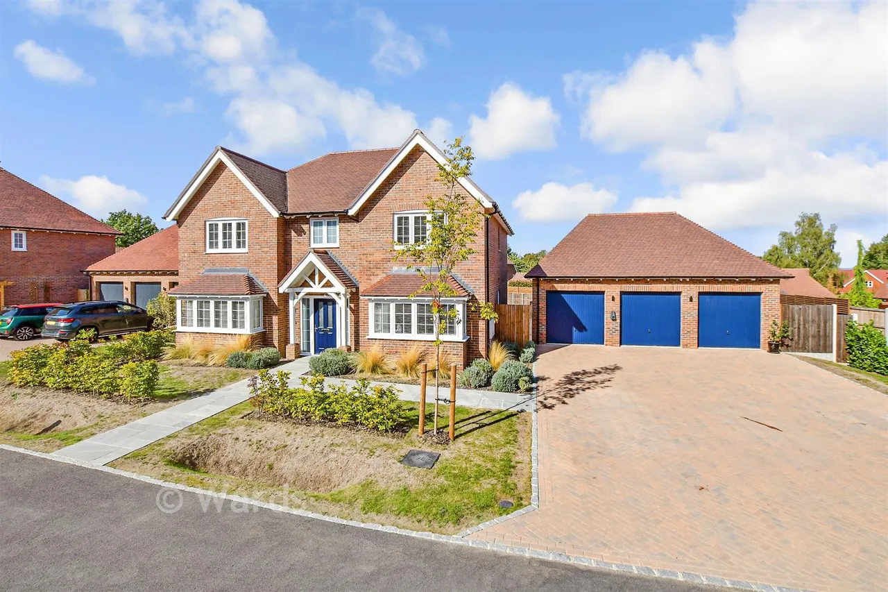 5 bed house for sale, Chapel Garden Close, Kings Hill, ME19