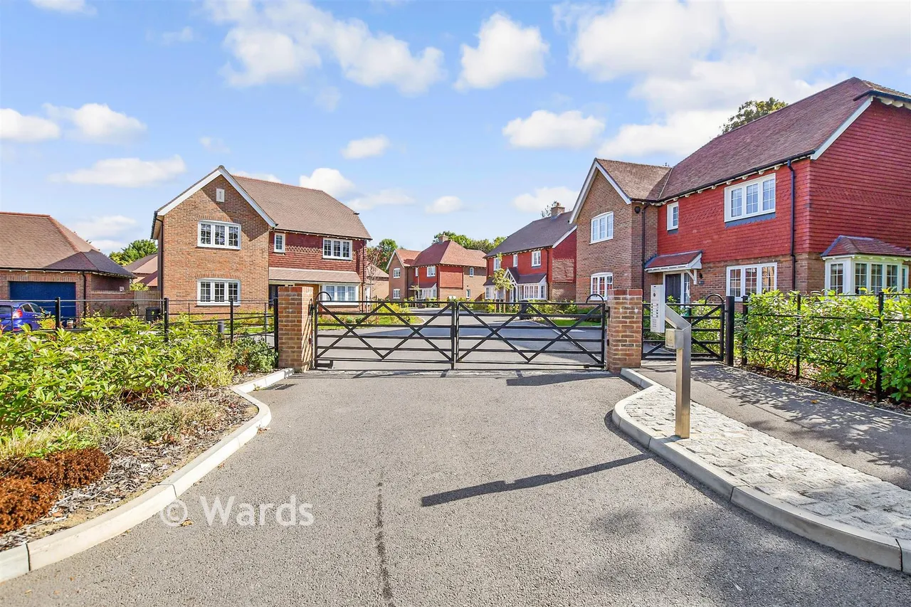 Chapel Garden Close, Kings Hill, ME19, photo 24