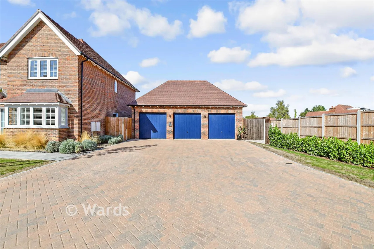 Chapel Garden Close, Kings Hill, ME19, photo 23