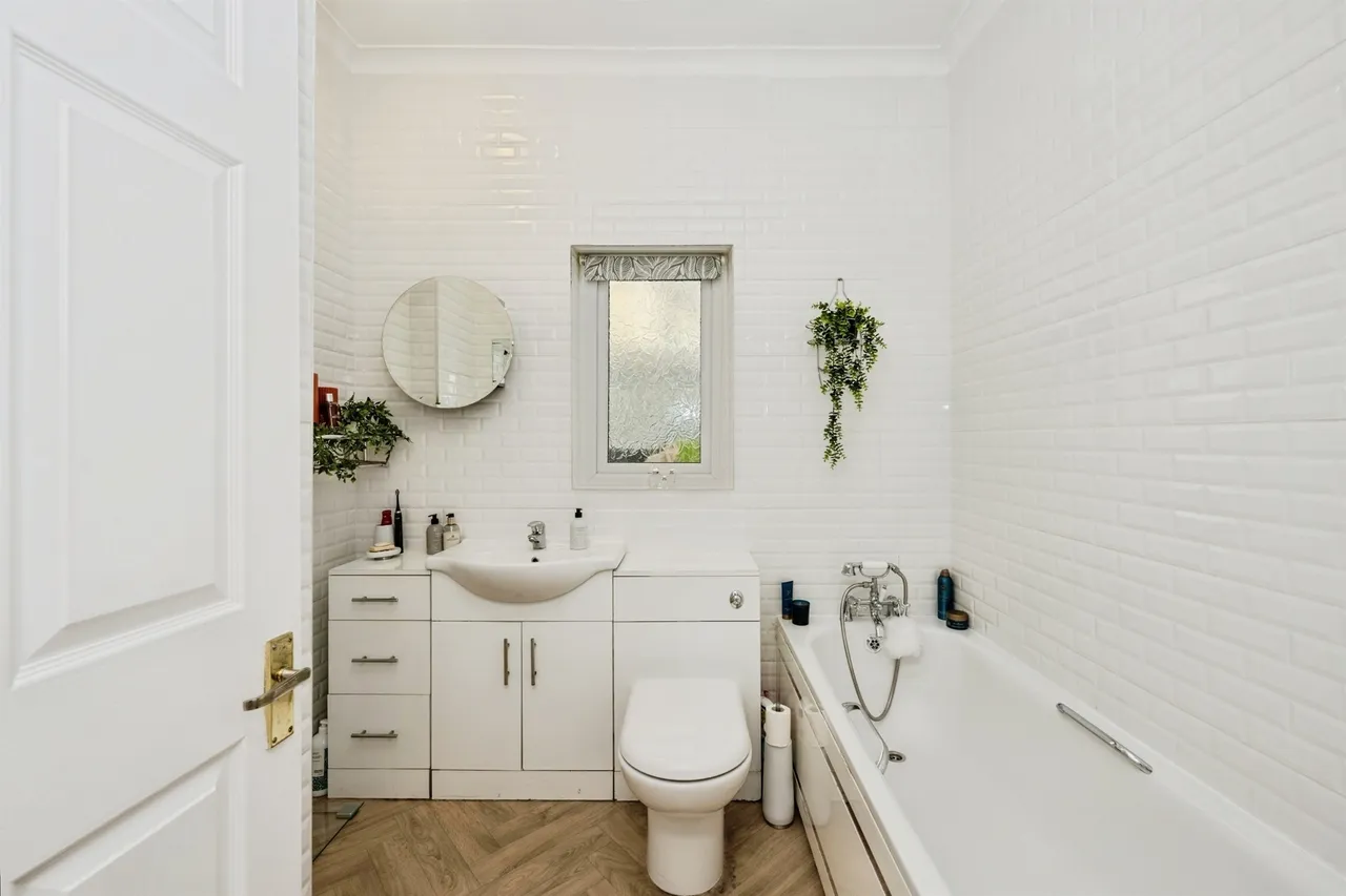 Bryntawe Road, Swansea, SA6, photo 13