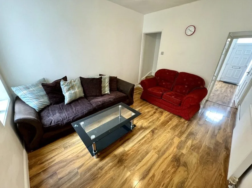 Knighton Fields Road West, Knighton Fields, LE2, photo 3