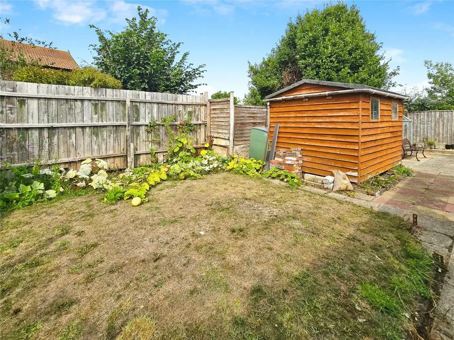 Clayton Road, Freshwater, PO40, photo 13