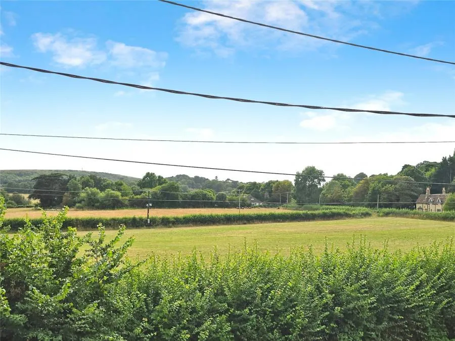 Clayton Road, Freshwater, PO40, photo 16