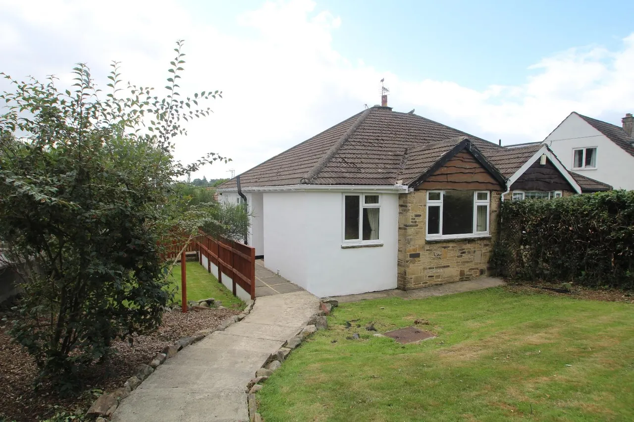2 bed house to rent, The Close, East Keswick, LS17