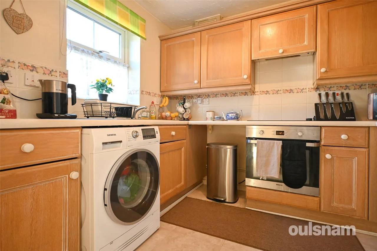 Arthur Harris Close, Smethwick, West Midlands, B66 4NX, photo 9