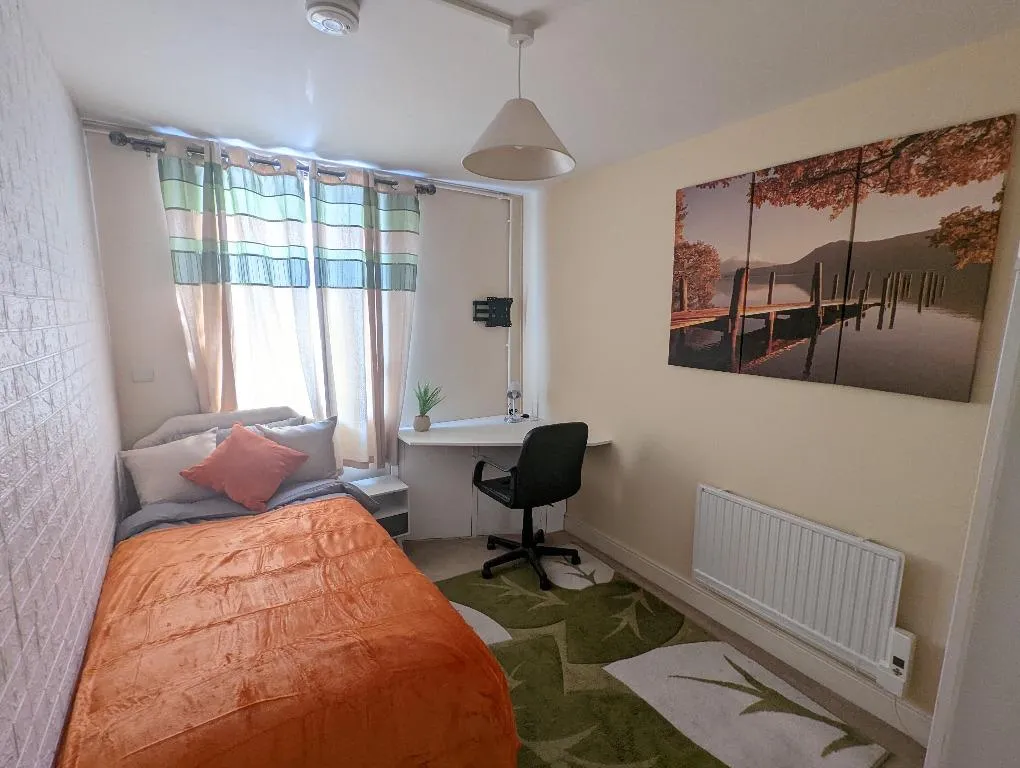 Church Street, Silverdale, ST5, photo 9