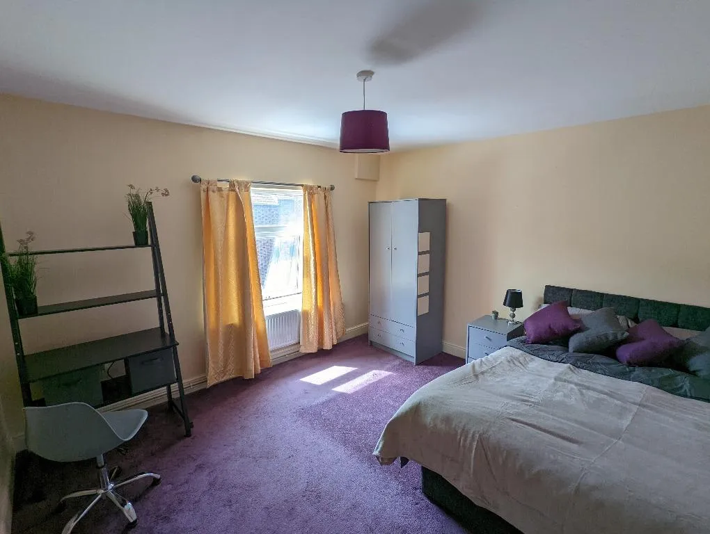 Church Street, Silverdale, ST5, photo 3