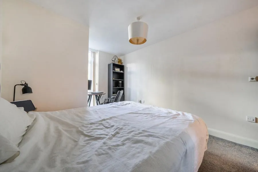 Kerr Place, Aylesbury, HP21, photo 13