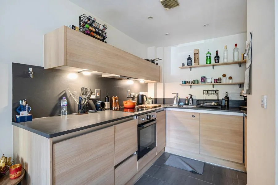 Kerr Place, Aylesbury, HP21, photo 6