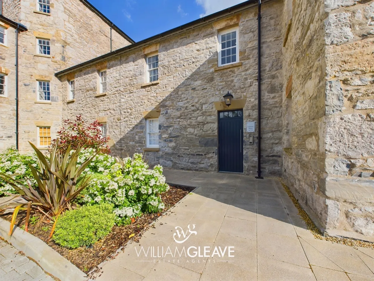 2 bed flat for sale — Old Chester Road, Holywell, Clwyd, CH8 7SQ