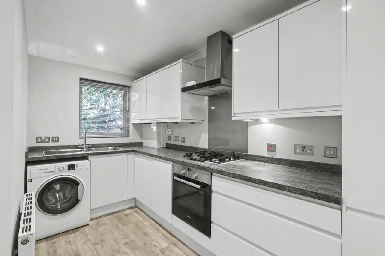 Park Court, Bournemouth Road, photo 5