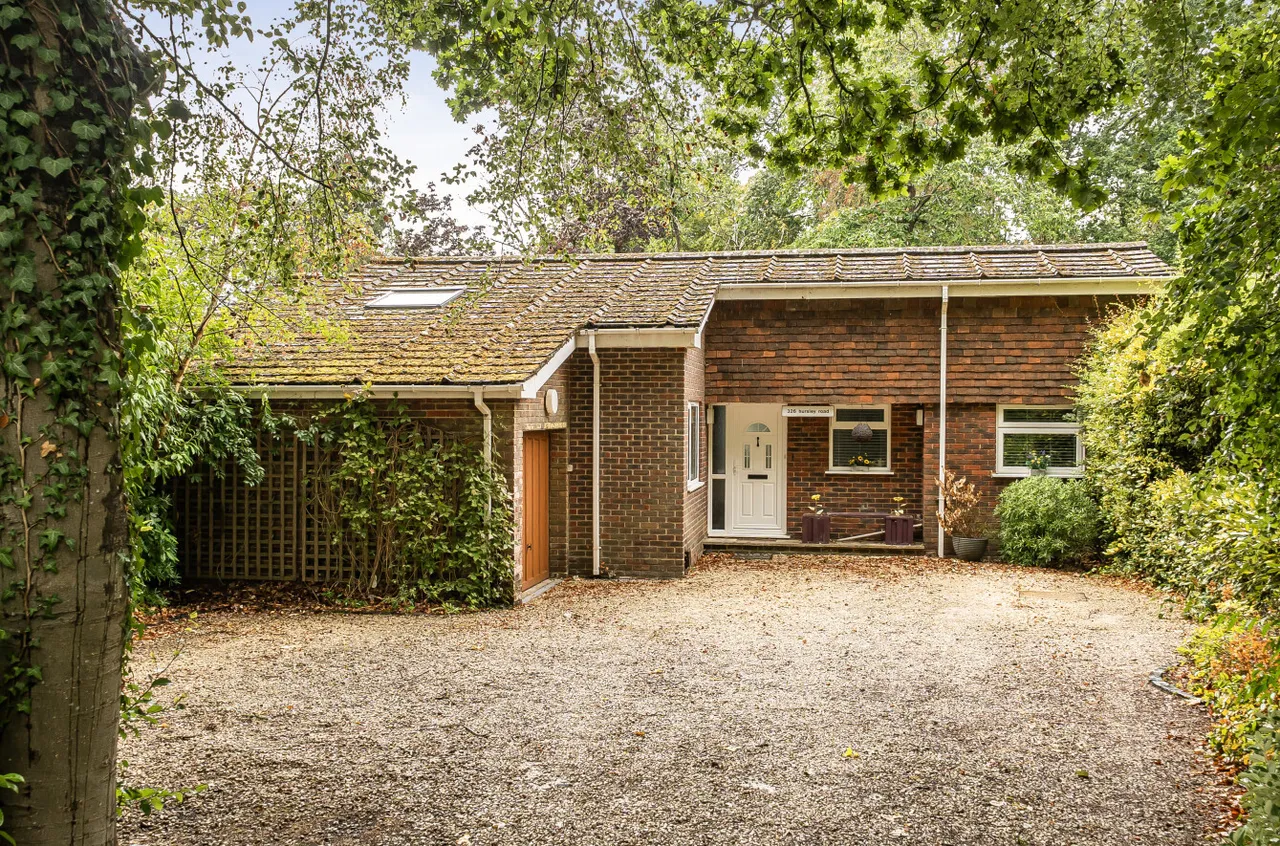 5 bed house for sale, Hursley Road, Chandler's Ford, SO53