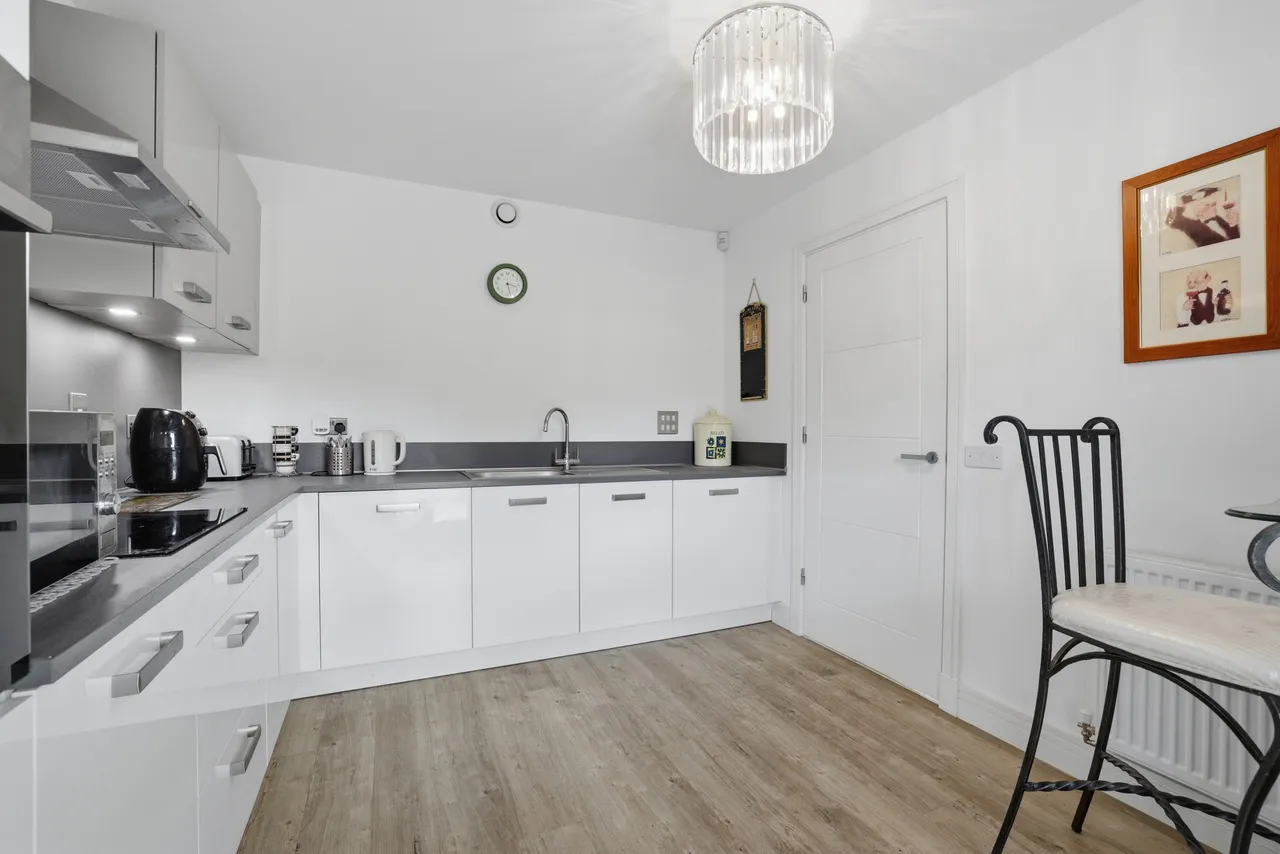 White Spruce Bow, Edinburgh, EH4, photo 7