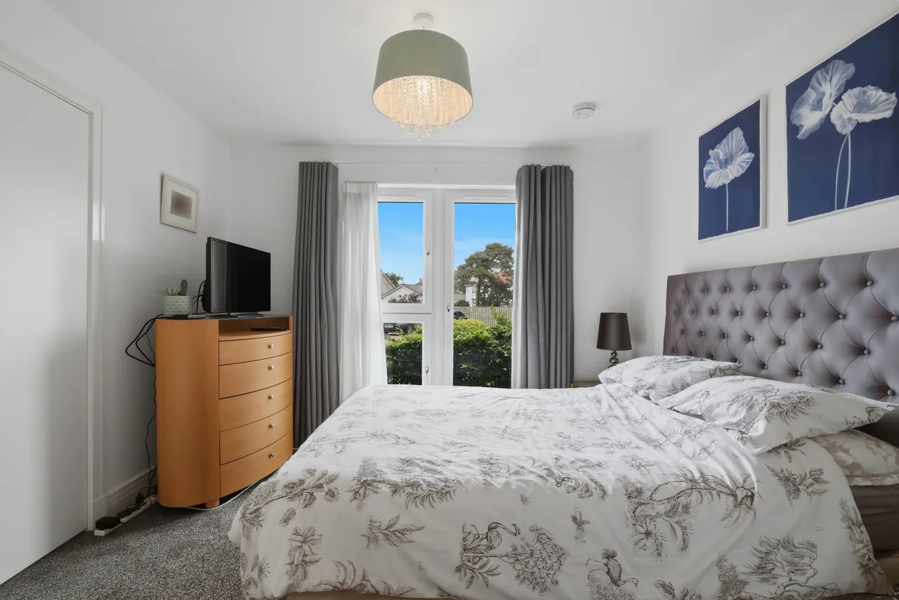 White Spruce Bow, Edinburgh, EH4, photo 12