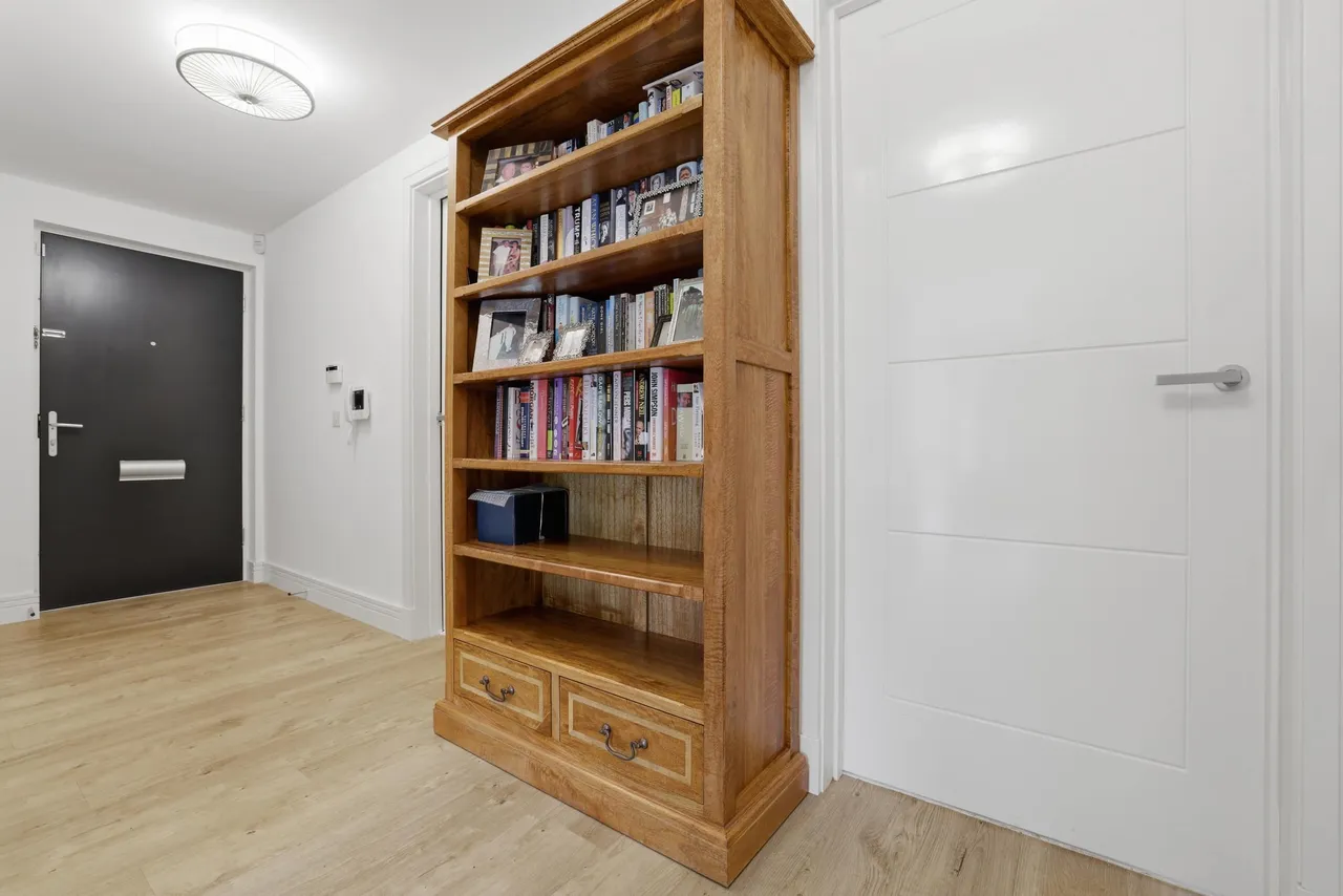 White Spruce Bow, Edinburgh, EH4, photo 9