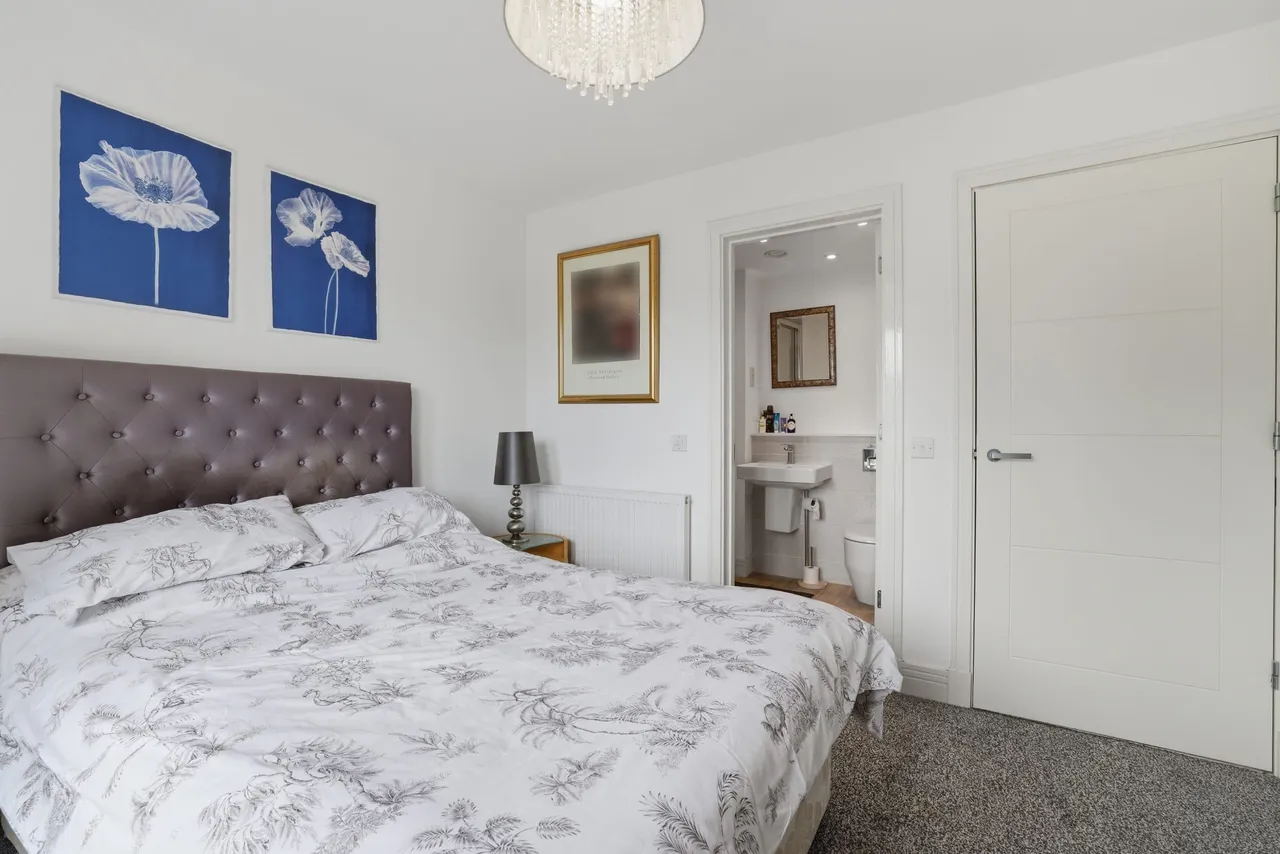White Spruce Bow, Edinburgh, EH4, photo 11