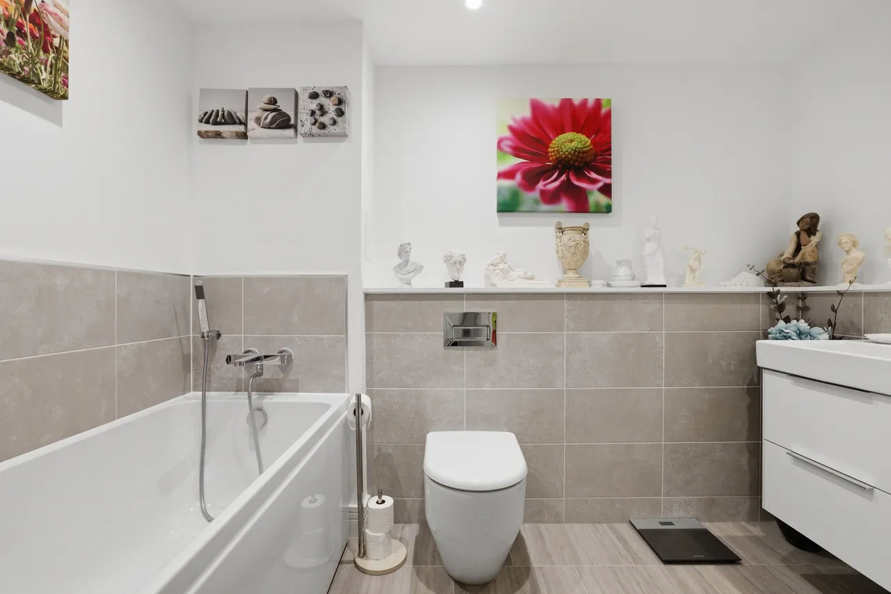 White Spruce Bow, Edinburgh, EH4, photo 5
