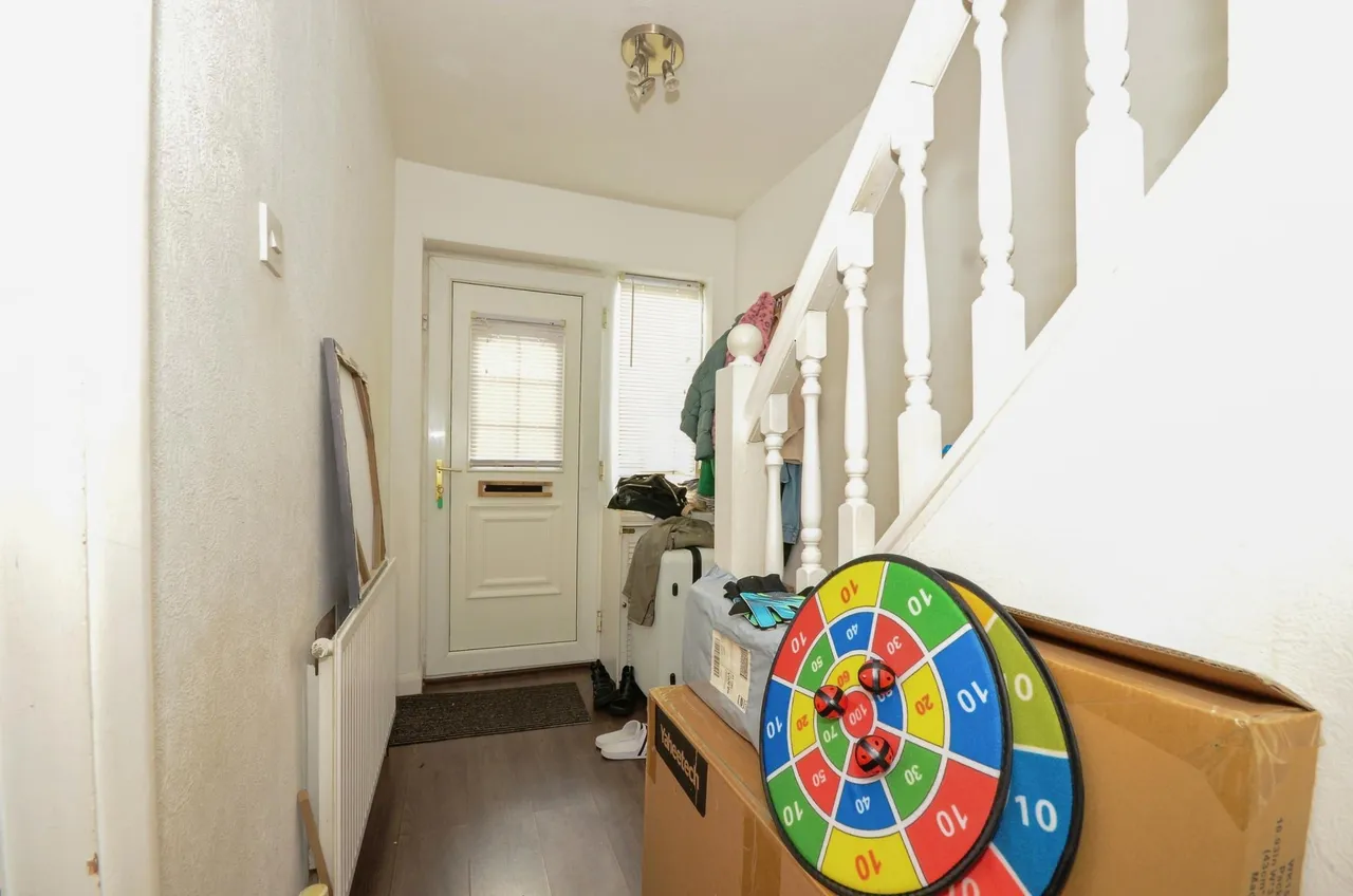 Islip Manor Road, Northolt, UB5, photo 2
