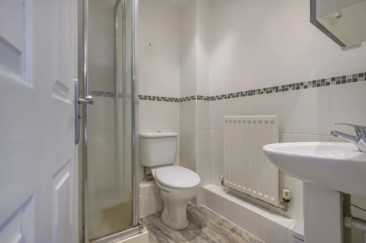 Winchcombe Gardens, South Cerney, GL7, photo 10