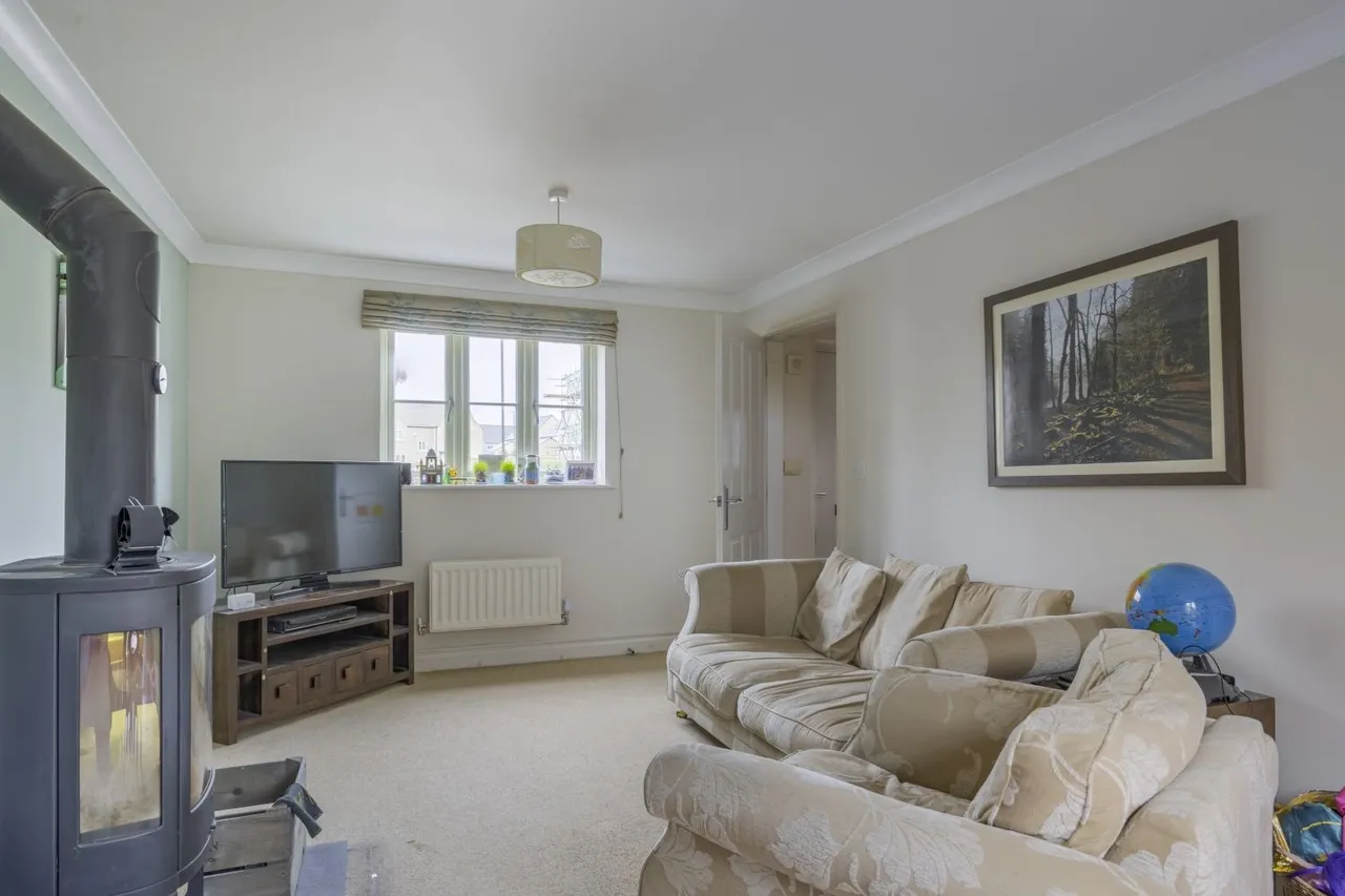 Winchcombe Gardens, South Cerney, GL7, photo 2