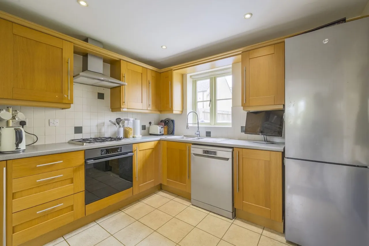 Winchcombe Gardens, South Cerney, GL7, photo 6
