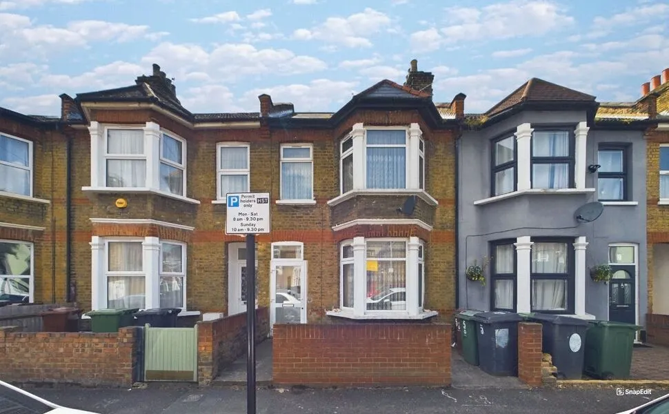 3 bed house for sale — Truro Road, Walthamstow, E17