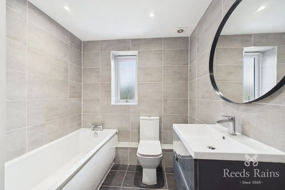Street Lane, Gildersome, Leeds, LS27, photo 8