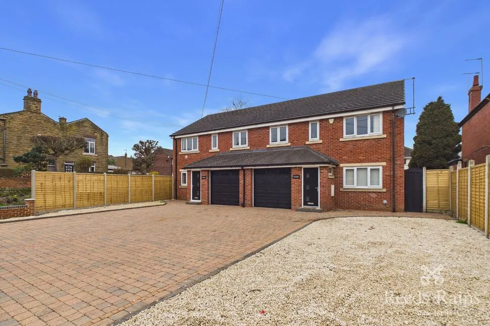 4 bed house for sale — Street Lane, Gildersome, Leeds, LS27