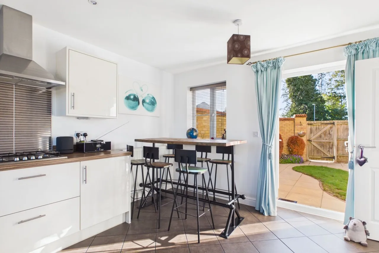 Derwent Way, Spalding, PE11, photo 4