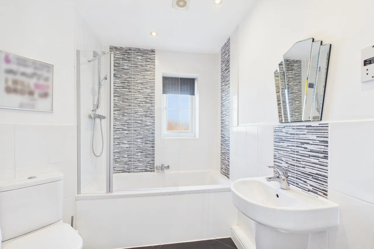 Derwent Way, Spalding, PE11, photo 13