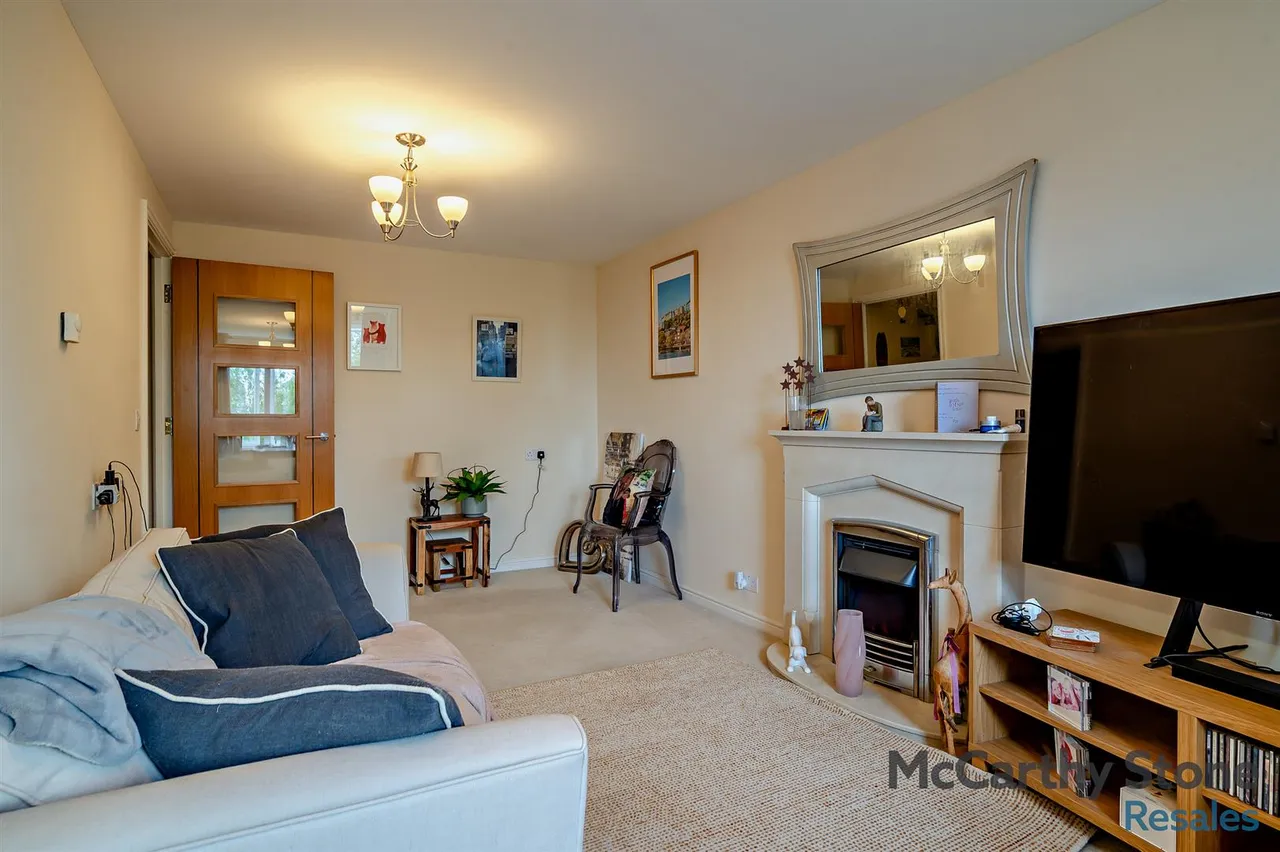 Overnhill Road, Downend, BS16, photo 4