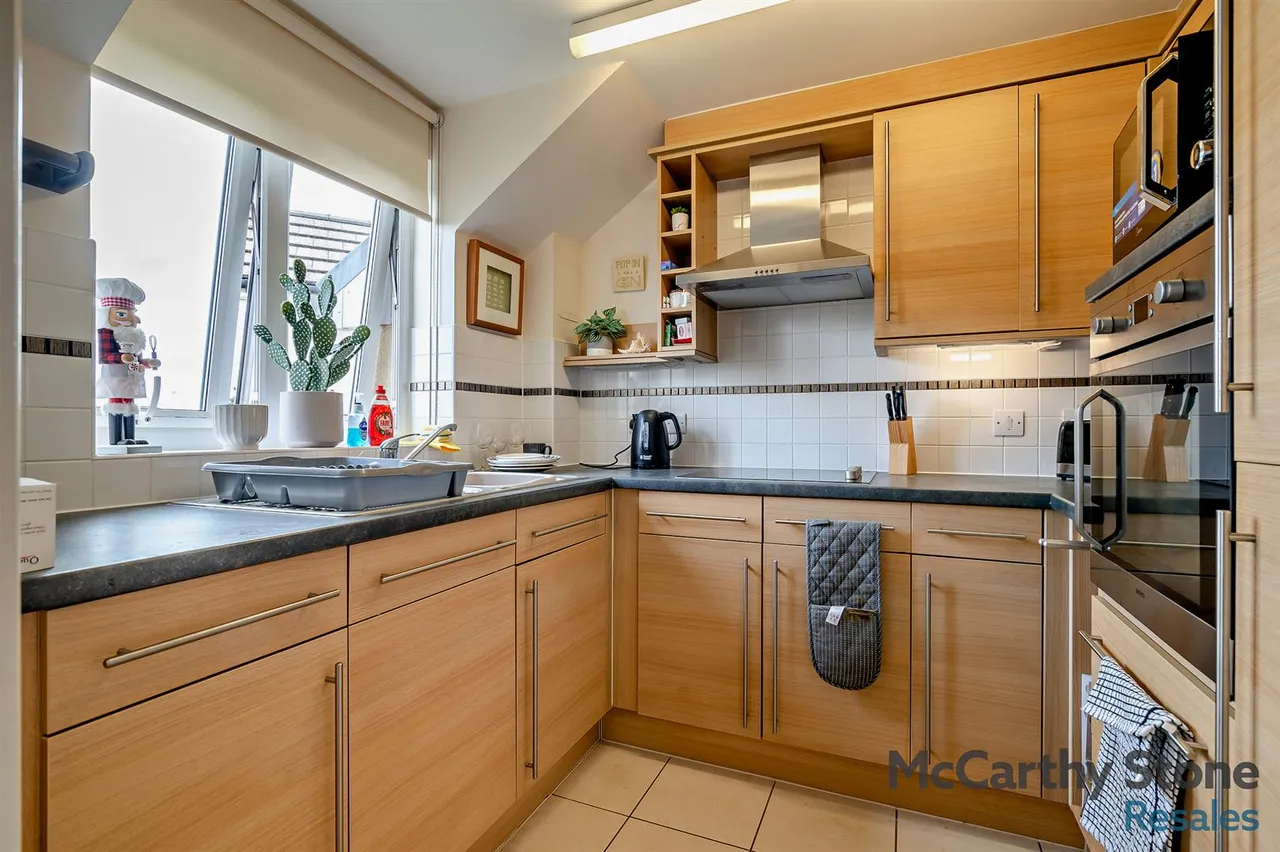 Overnhill Road, Downend, BS16, photo 5