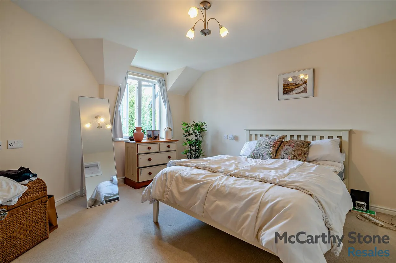 Overnhill Road, Downend, BS16, photo 8